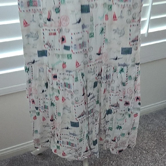 Sleeveless Postcard Printed Dress - Picture 6 of 7